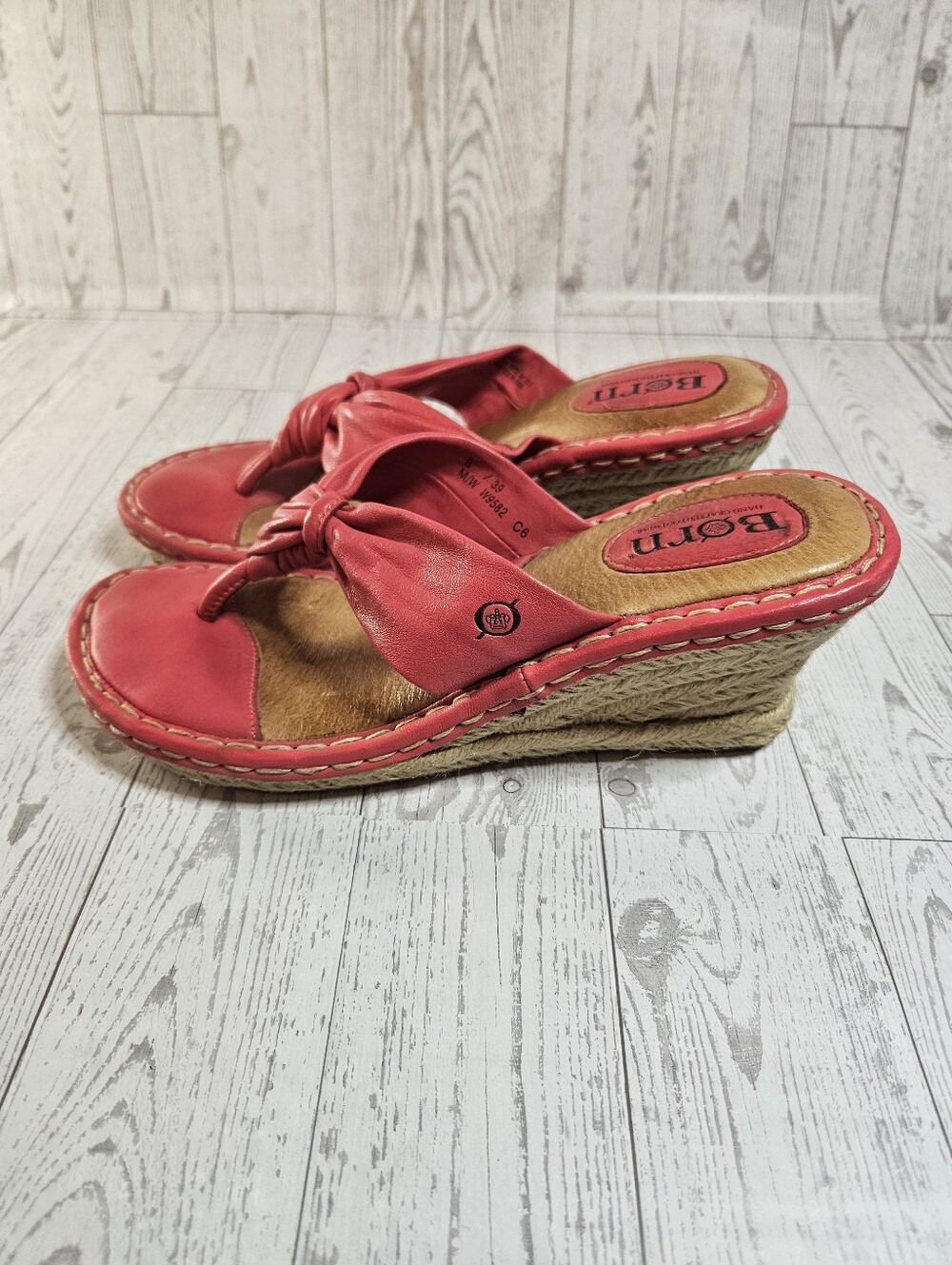 Born Drilles Womens Pink Espadrilles Slides Wedge Slipon Leather Strap Size 8